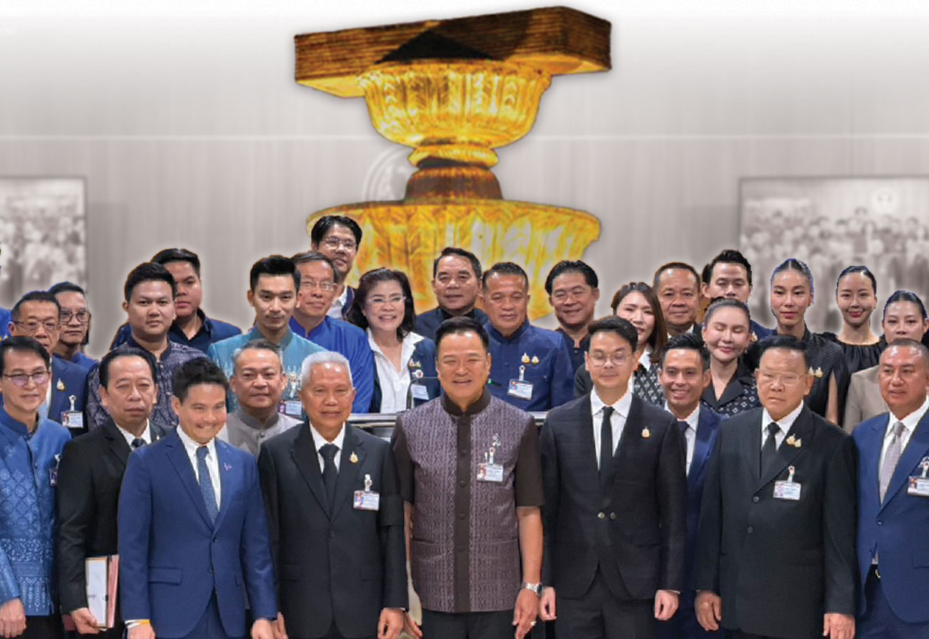 ถอดรหัส ‘รัฐธรรมนูญสีน้ำเงิน’ ไทม์ไลน์ 3 ปี ลุยไฟประชามติ 2 คูหา