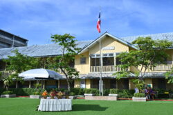 ‘อำนวยศิลป์’ ฉลองร้อยปี โรงเรียนสองภาษาแรกในไทย