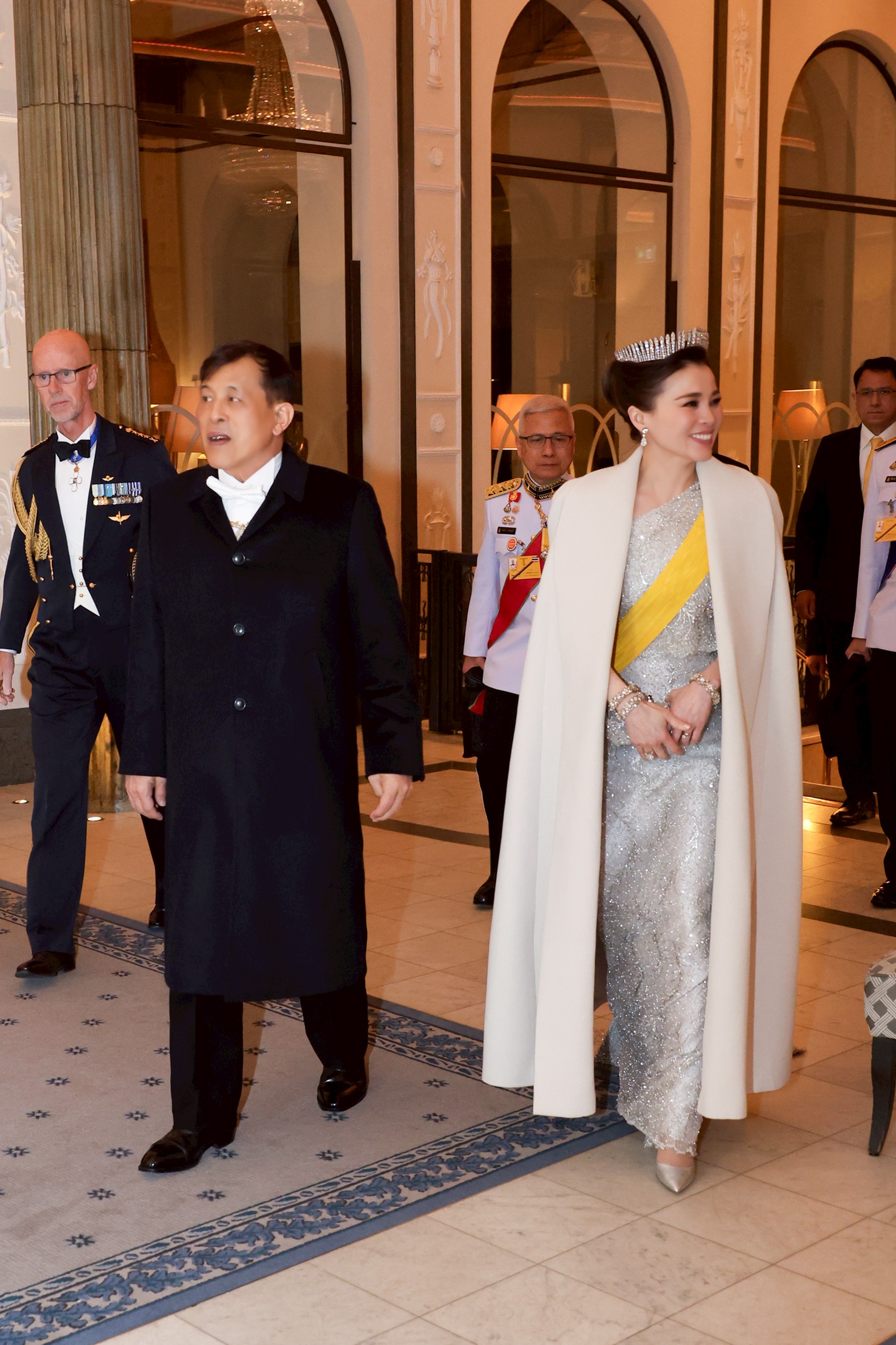 คู่พระบารมี