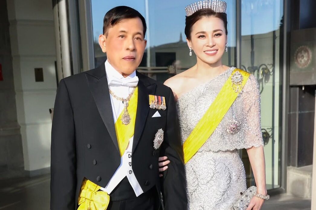 ในหลวง-พระราชินี ทรงร่วมงานถวายพระกระยาหารค่ำ วันคล้ายวันพระราชสมภพกษัตริย์สวีเดน