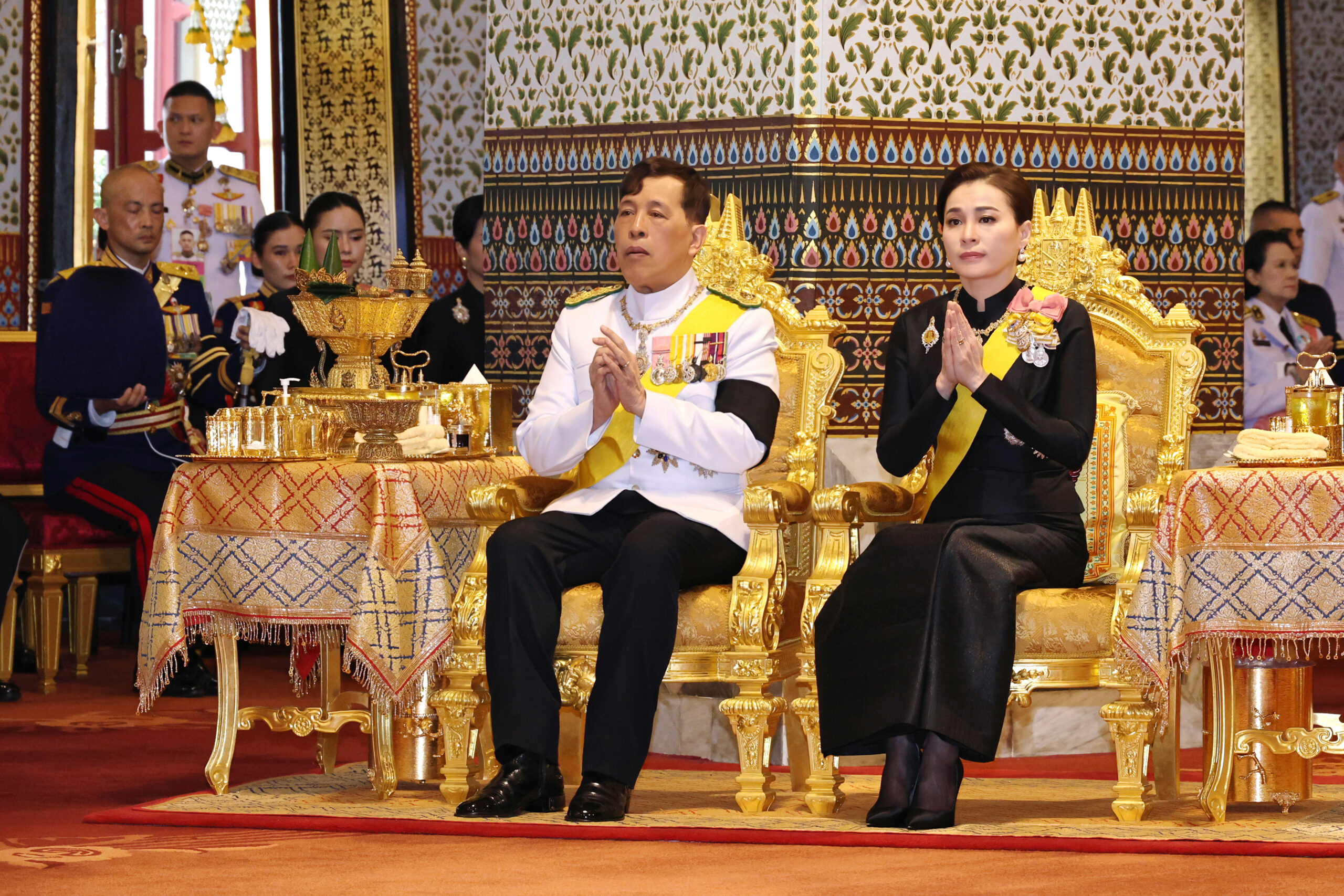 ในหลวง พระราชินี เสด็จฯไปในการพระราชพิธีฉัตรมงคล 2569 