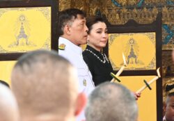 ในหลวง พระราชินี เสด็จฯ เวียนเทียน ทรงบำเพ็ญพระราชกุศลวิสาขบูชา 