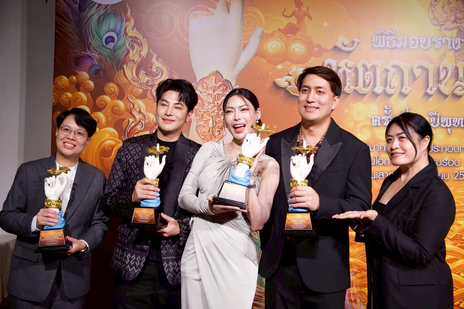 “บอสณวัฒน์-กชเบล” คว้ารางวัล หัตถานารายณ์ ตอกย้ำ Soft Power ไทย