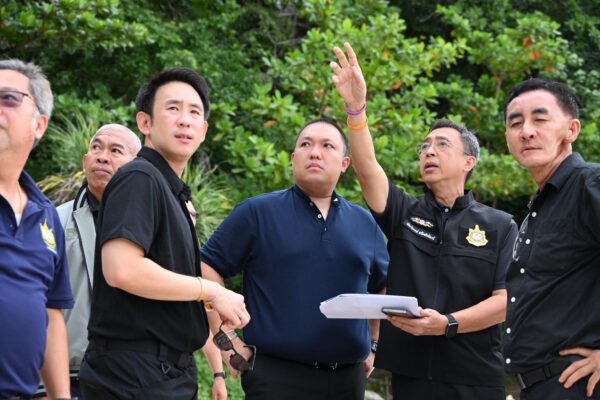 2 รมช.มหาดไทย ตรวจบุกรุกหาด จ.ภูเก็ต สั่งเร่งตรวจสิทธิ์-ปราบผู้มีอิทธิพล