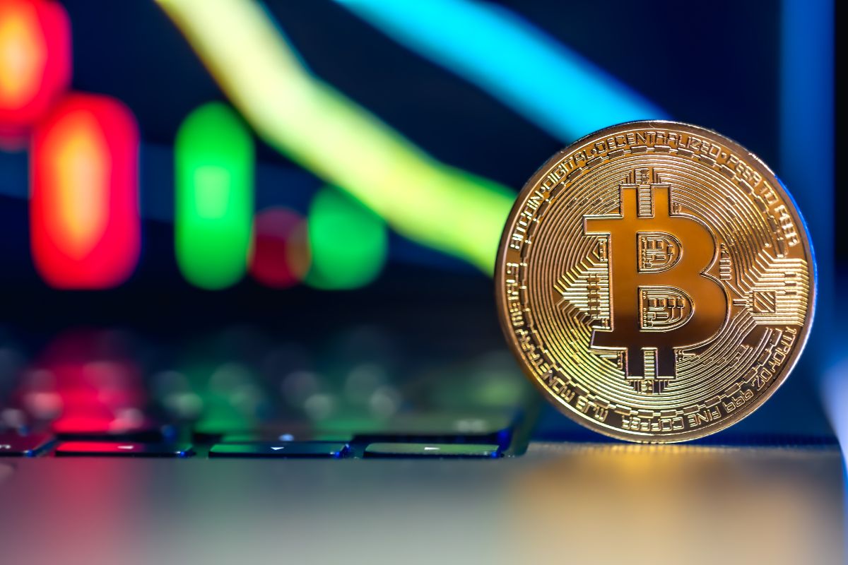 เจ้าพ่อ BTC ดอดขาย Bitcoin ราคาเฉียดหลุด 70,000 เหรียญ