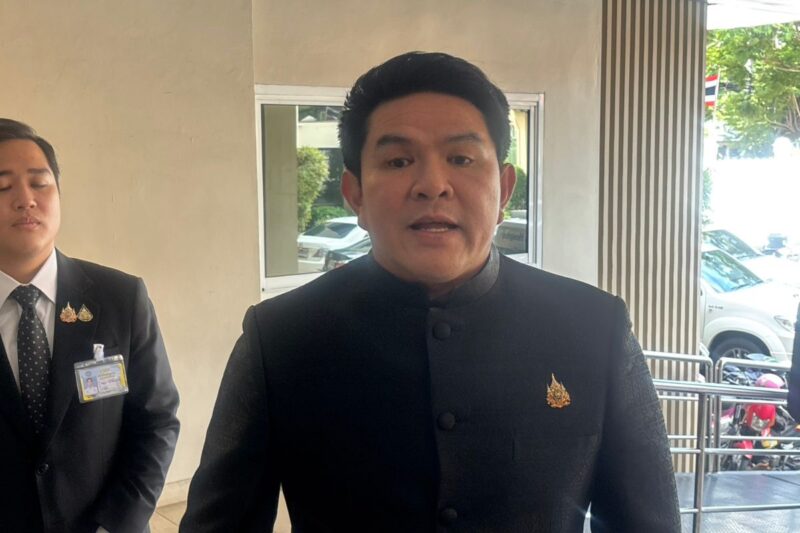 สุรศักดิ์ พันธ์เจริญวรกุล