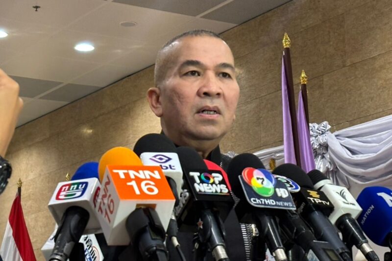 พล.ต.ท.รุทธพล เนาวรัตน์