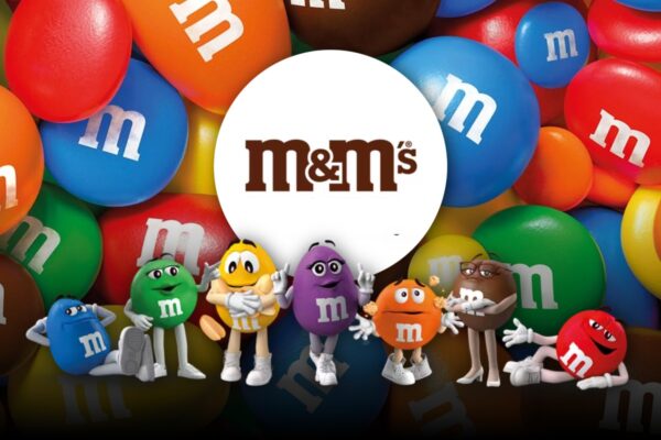 ภารกิจเปลี่ยน M&M’s เมื่อ ‘สีฟ้า’ กลายเป็นโจทย์สุดหินในการใช้สีธรรมชาติ