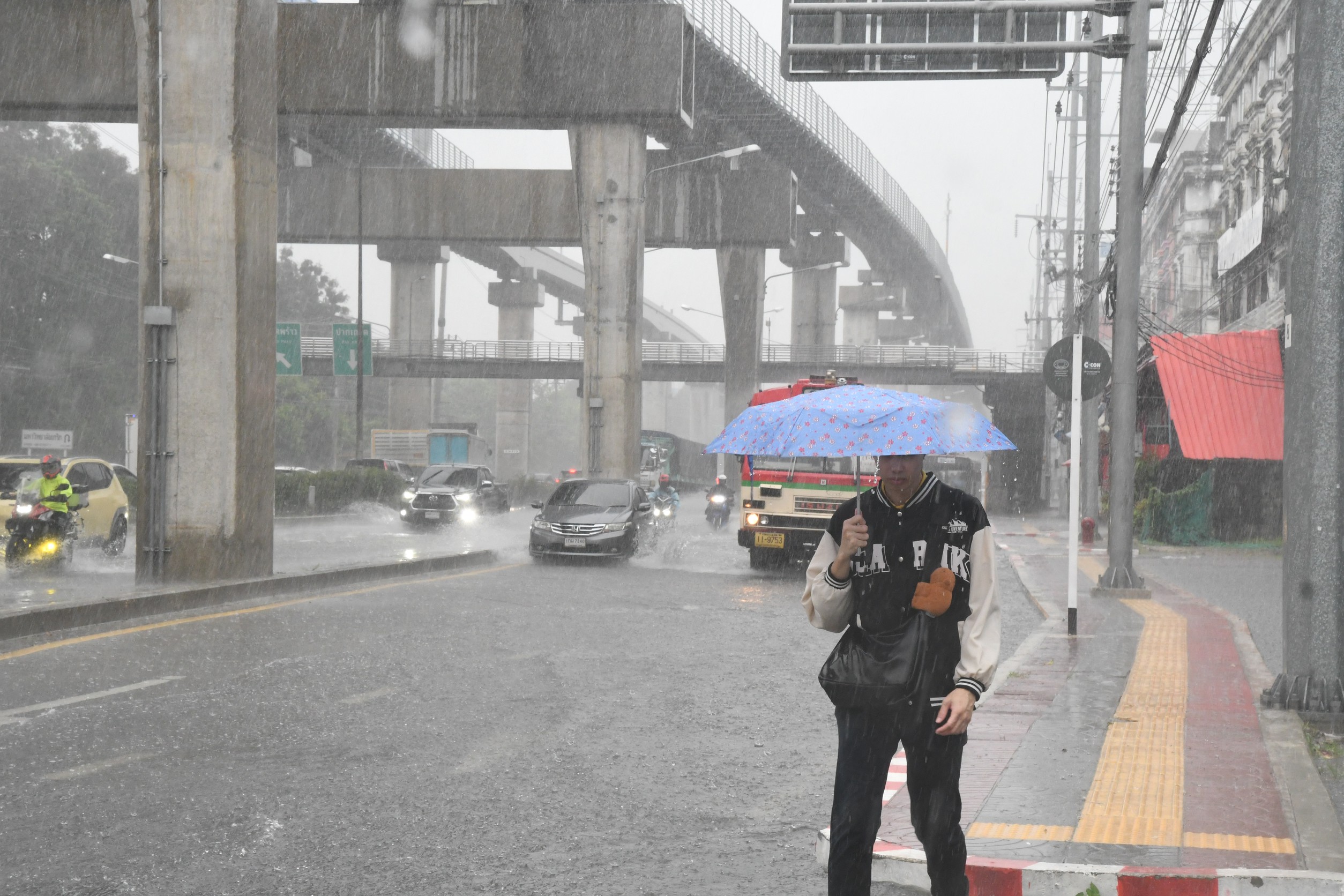 พยากรณ์อากาศวันนี้ (5 มิ.ย.) กรมอุตุฯเตือนฝนตกหนัก 60-70% ของพื้นที่