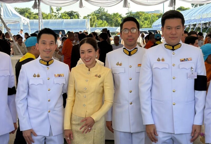 ‘ครอบครัวชินวัตร’ ปลาบปลื้มหลัง ‘ทักษิณ’ พ้นโทษ เตรียมเดินสายทำบุญ 