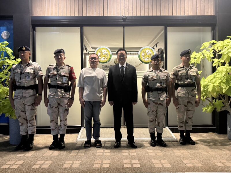 นายกฯ รุดตรวจตึกเก็บข้อสอบ สถ. กำชับคุมเข้มสูงสุดหวั่นกระทบพยานหลักฐาน