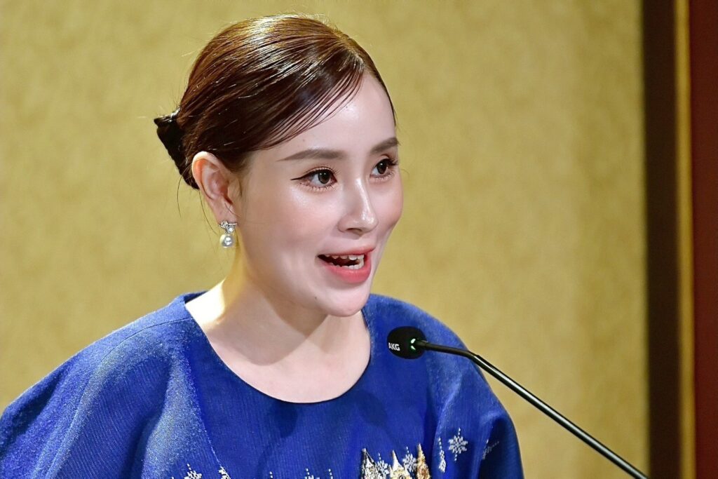 ร้อยเอกหญิง ภัทร์ดารัสมิ์ ทองสลวยกร