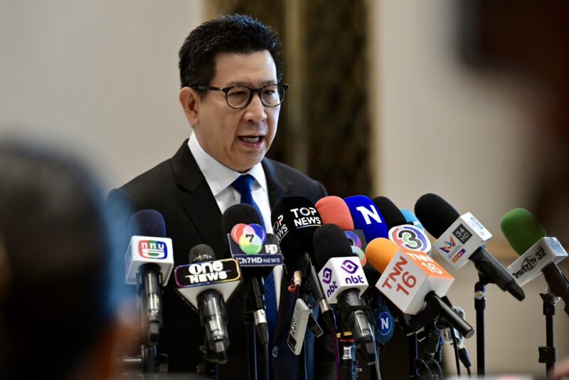 รัฐบาลถอย สั่งทบทวน “เกณฑ์ตัดสิทธิบุพการี-บัตรสวัสดิการแห่งรัฐ ปมลูกนำชื่อใช้ลดหย่อนภาษี”