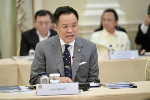 อนุทิน รับ 6 ข้อเสนอหอการค้าไทย จี้ตั้ง กรอ. ยกระดับการค้า