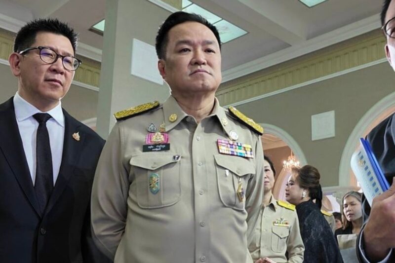 อนุทิน ชาญวีรกูล