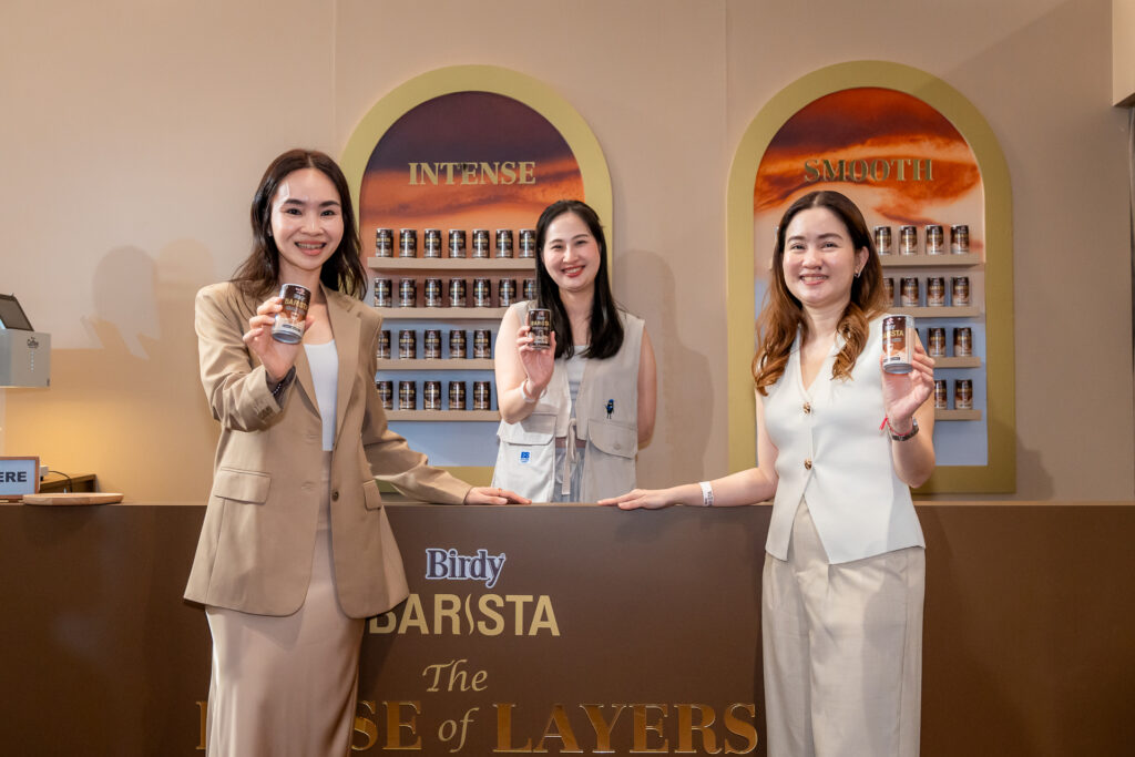 นางโรอาน โค กรรมการ บริษัท อายิโนะโมะโต๊ะ(ขวาสุด)