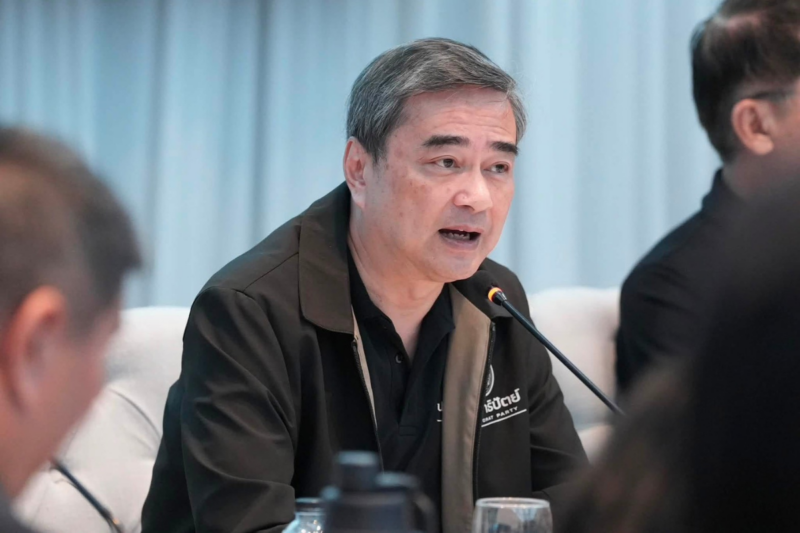 อภิสิทธิ์ แนะไทยเร่งจับมือประเทศมีกำลัง หลังสหรัฐเก็บภาษี 12.5% ชี้ ‘ทรัมป์’ เดายาก