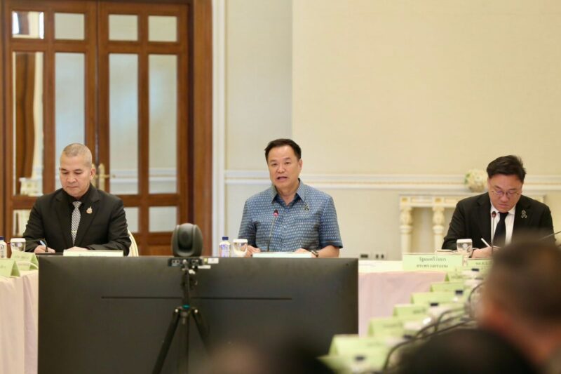 อนุทิน ชาญวีรกูล