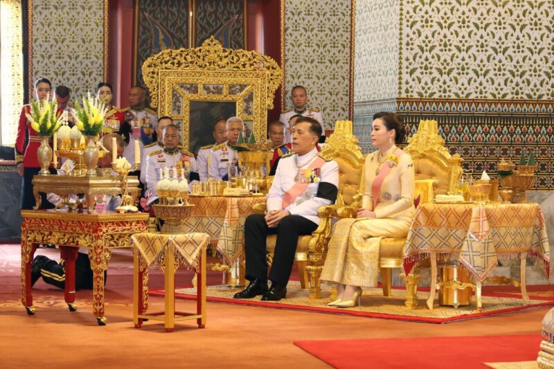 ในหลวง พระราชินี เสด็จฯ ในการพระราชพิธีเฉลิมพระชนมพรรษา