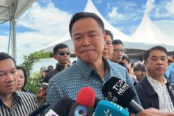 ‘อนุทิน’ โต้ ‘เท้ง’ ปมโกงสอบไม่เกี่ยวศึกสีน้ำเงิน-การเมือง ลั่นทุบอย่างเดียว