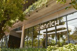 ถอดสูตร Enrich Salon จากร้าน 7 ที่นั่ง สู่กลุ่มธุรกิจความงาม ชูนวัตกรรม Eco-Luxury
