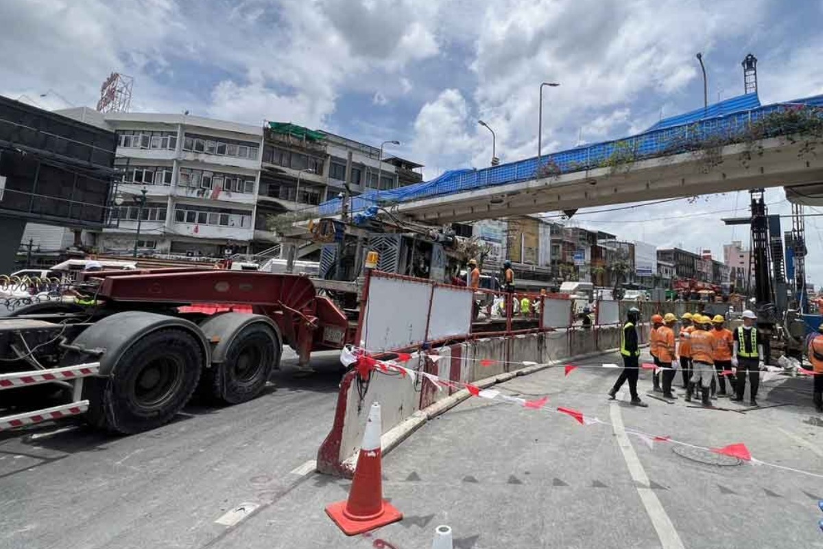 ปิดจราจรแยกบ้านแขกถึงถนนประชาธิปก เร่งซ่อมน้ำรั่วอุโมงค์รถไฟฟ้า