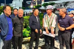 รฟม.เข้าตรวจสอบน้ำรั่วซึมเข้าอุโมงค์รถไฟฟ้าสายสีม่วงใต้ แยกวงเวียนใหญ่ ยังไม่พบการทรุดตัว