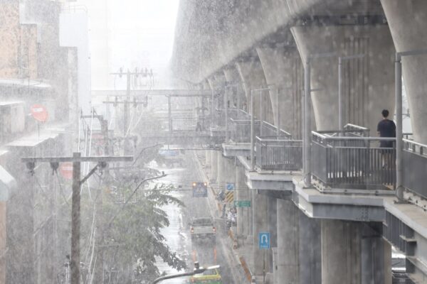 พยากรณ์อากาศวันนี้ (23 ก.ค.) ภาคเหนือ อีสาน ตะวันออก กลาง และ กทม. ฝน 60 – 70%