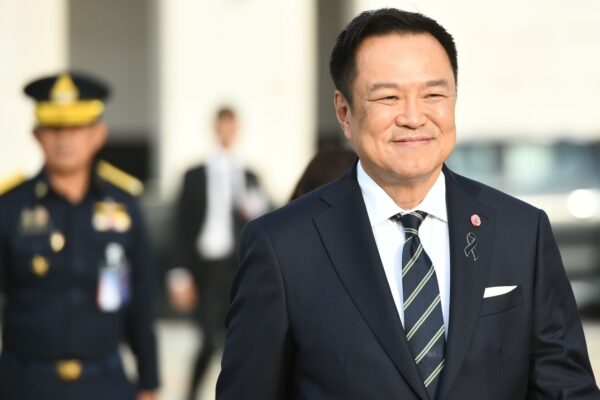 ‘อนุทิน’ ยกคณะบินคุย ’ผู้นำจีน’ เปิดโต๊ะดีลตัวต่อตัว 6 บริษัทยักษ์ใหญ่แดนมังกร