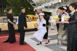 ในหลวง-พระราชินี ทอดพระเนตรกาชาดคอนเสิร์ตครั้งที่ 52 “STILL ON MY MIND