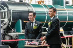 ยศชนัน ส่งมอบ “รถไฟไทยทำ” ฝีมือคนไทย นำร่องบริการ ‘เช่าเหมาคัน’