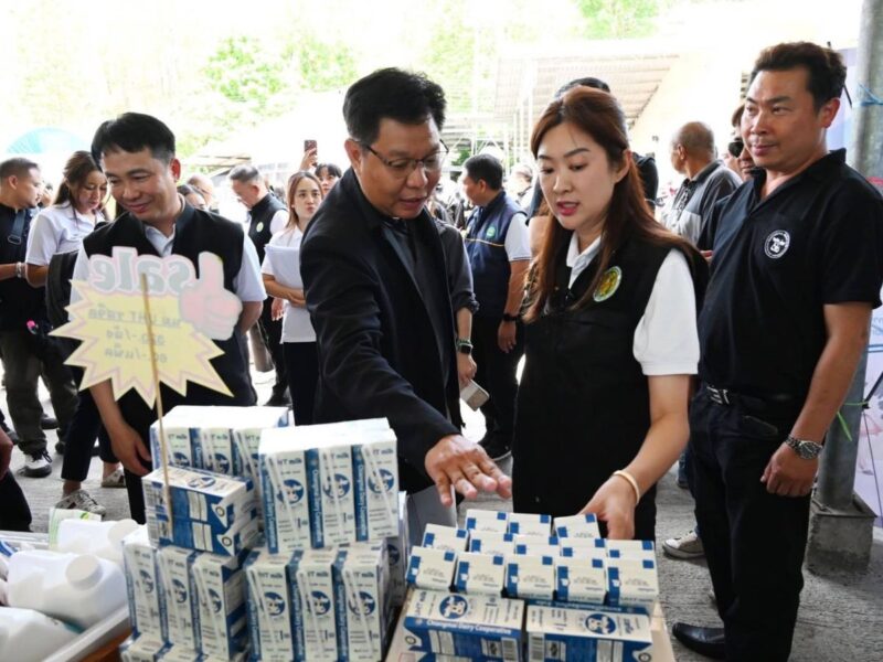 น้ำนมดิบล้นตลาด-อ.ส.ค.ค้างจ่าย กดดันสหกรณ์โคนม “เกษตรฯ” งัด 4 มาตรการ เสริมสภาพคล่อง 350 ล้าน