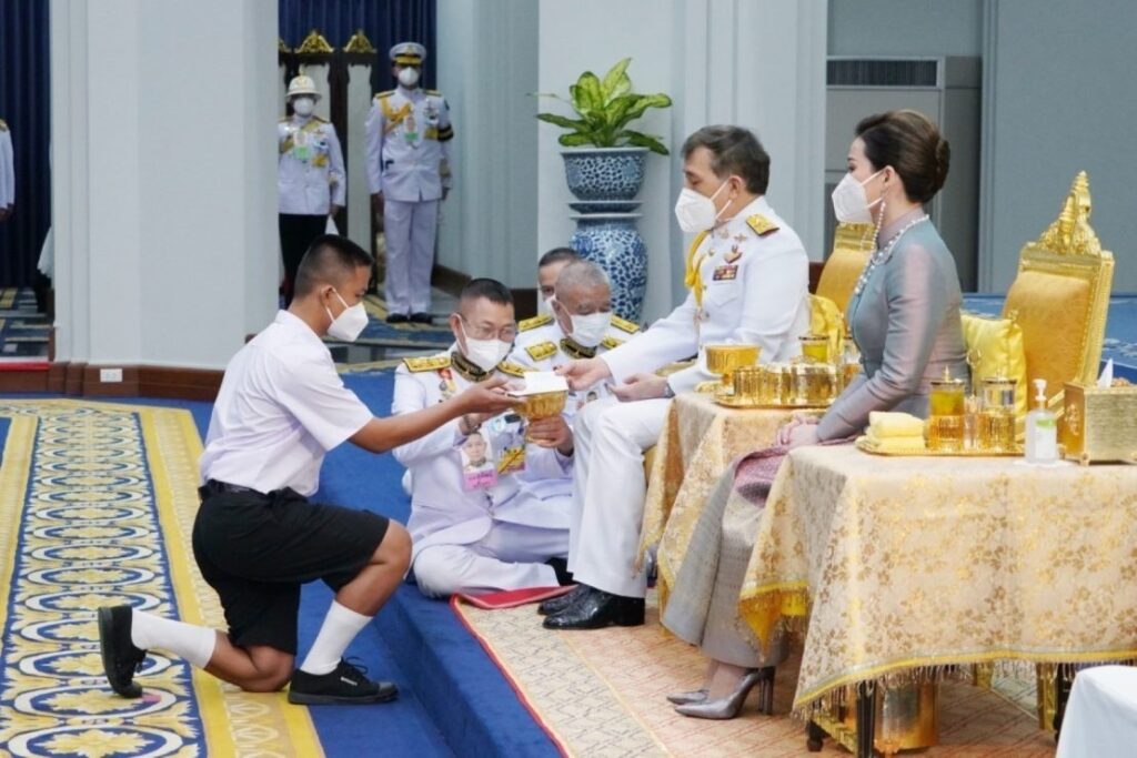 มหามงคล เฉลิมพระชนมพรรษา 74 พรรษา ทรงห่วงใยการศึกษาของเด็กและเยาวชน