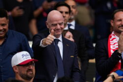 ประธาน FIFA ต้องบินส่วนตัวกี่ไมล์? ทำไมระยะทางเกือบ เป็น 3 เท่าของเส้นรอบวงโลก