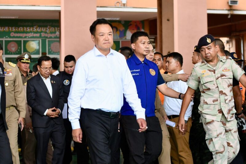 นายกฯ แจงสื่อนอก เหตุยิงในโรงเรียนเกิดจากความเครียด ย้ำไม่ให้ประชาชนพกอาวุธ