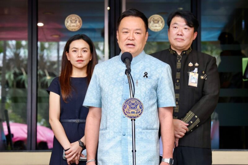 นายกฯ ยัน ฟันไม่เลี้ยง ทั้งข้าราชการ-นักการเมือง หากโยงถึงทุจริตสอบท้องถิ่น