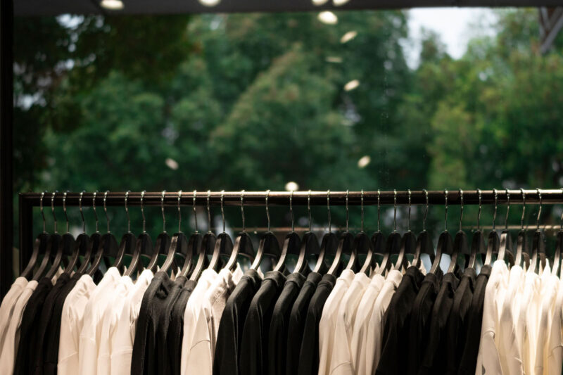 แบรนด์แฟชั่นญี่ปุ่นยอดพุ่ง เสื้อผ้าผลงาน AI ฮิตไม่พอขาย
