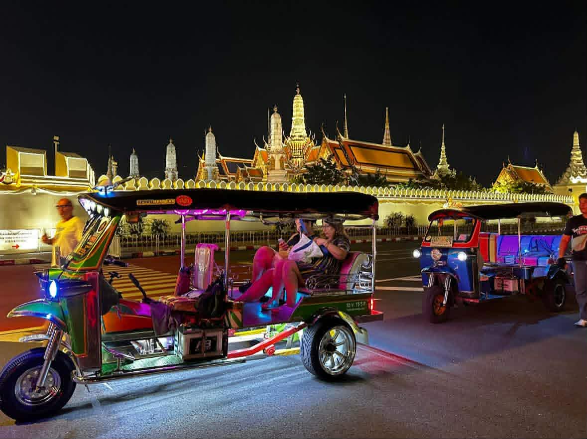 ฟังเสียงคนขับตุ๊กตุ๊ก: หลังรัฐชงห้ามรถสันดาปวิ่งเกาะรัตนโกสินทร์ ‘มลพิษ’ หรือ ‘เหยื่อ’ การจัดระเบียบ ?