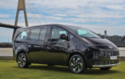 Hyundai STARIA Hybrid MPV 11 ที่นั่ง คันเดียวจบ