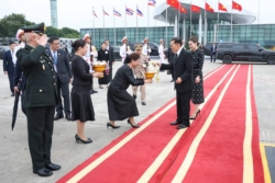 ในหลวง พระราชินี เสด็จฯ กลับประเทศไทย เสร็จสิ้นการเยือนเวียดนาม