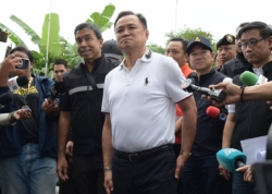 ‘อนุทิน’ ลั่นไม่คิดปลด ‘ชัชชาติ’ ย้ำทุกคนทำเต็มที่ มุ่งช่วย ปชช.ก่อน