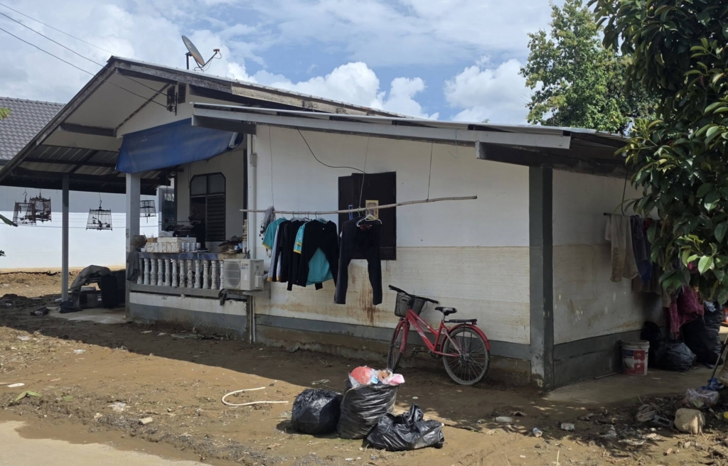 บ้านติดพื้นดิน