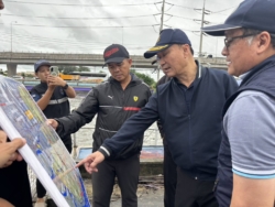 ทรงศักดิ์ รับคุมฝนยาก จาก ‘เอาอยู่’ กลายเป็น ‘เอาไม่อยู่’ – ยันไม่ถึงขั้น ‘มหาวาตภัย’