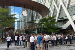 รวมภาพบรรยากาศขาย ‘iPhone 18 Pro’ วันแรก ณ Apple Store เซ็นทรัลเวิลด์
