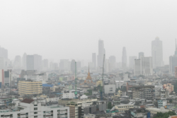 เช็กสภาพอากาศวันนี้! กทม. ฝนถล่ม 60% อีสานตอนบนเสี่ยงน้ำท่วมฉับพลัน