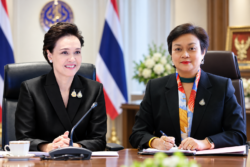 โยก “พิมพ์ชนก” สะเทือนพาณิชย์ อดีต รมว.-ปลัดฯ โต้ปมลดระดับ เอกอัครราชทูต WTO
