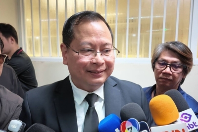 รัฐบาลรอฟังศาลคดี นพ.สรณ ชี้ออก ‘พ.ร.ก.ยุบบอร์ด กสทช.’ ต้องกระทบเศรษฐกิจ-มั่นคง