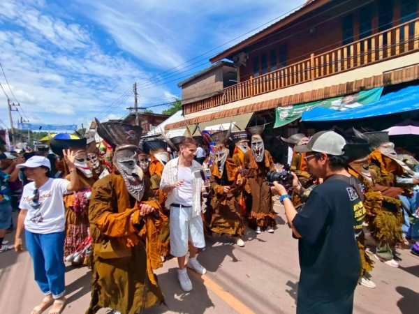 กทปส. หนุน “โชว์พาว” ชวนอินฟลูฯ ต่างชาติสัมผัสเสน่ห์วัฒนธรรมท้องถิ่นไทย