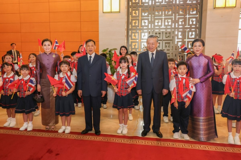‘โต เลิม’ จัดพิธีถวายการต้อนรับ ในหลวง พระราชินี เสด็จฯเวียดนาม