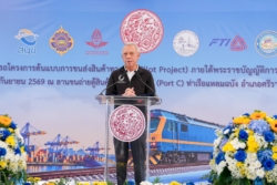 “พิพัฒน์” ลั่นแผนย้าย “ท่าเรือคลองเตย” ไป “แหลมฉบัง” ได้เห็นในรัฐบาลนี้แน่